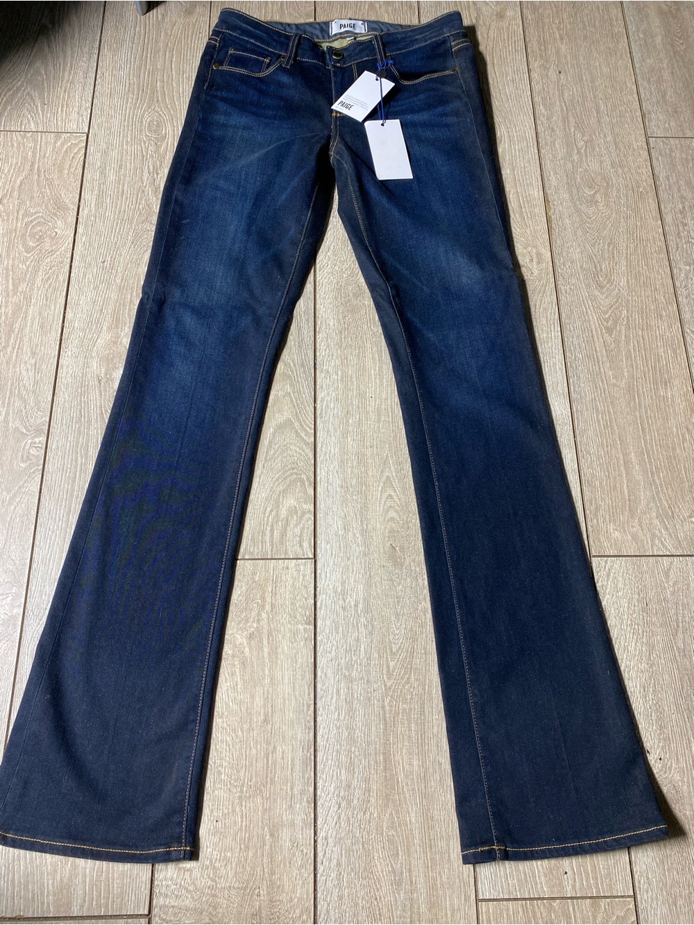 PAIGE NWT Manhattan Bootcut Jeans Dark Wash Stretch Denim Sz 28 Flared